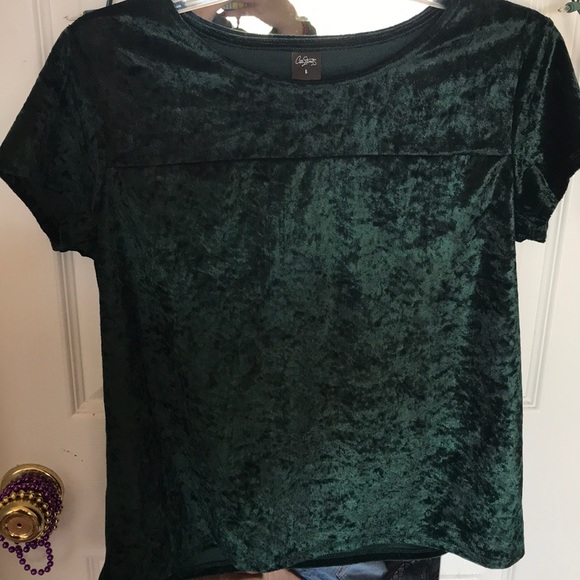 New dark green velvet top - Picture 1 of 2